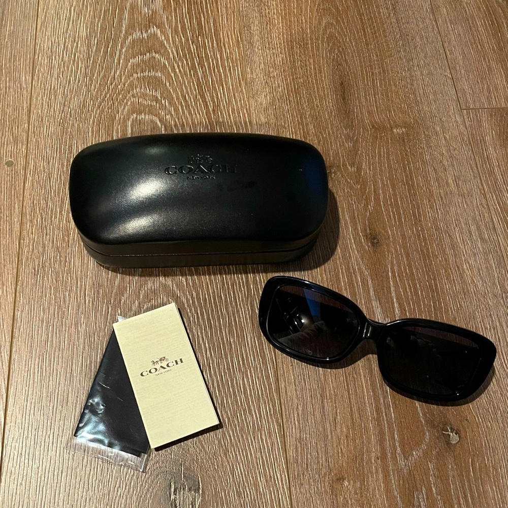 Coach sunnies